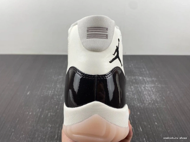 Cheap 11 Jordan AR0715-101 Air Neapolitan 0825